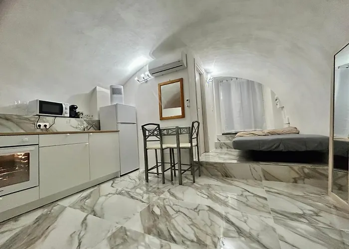 Cave House Apartment