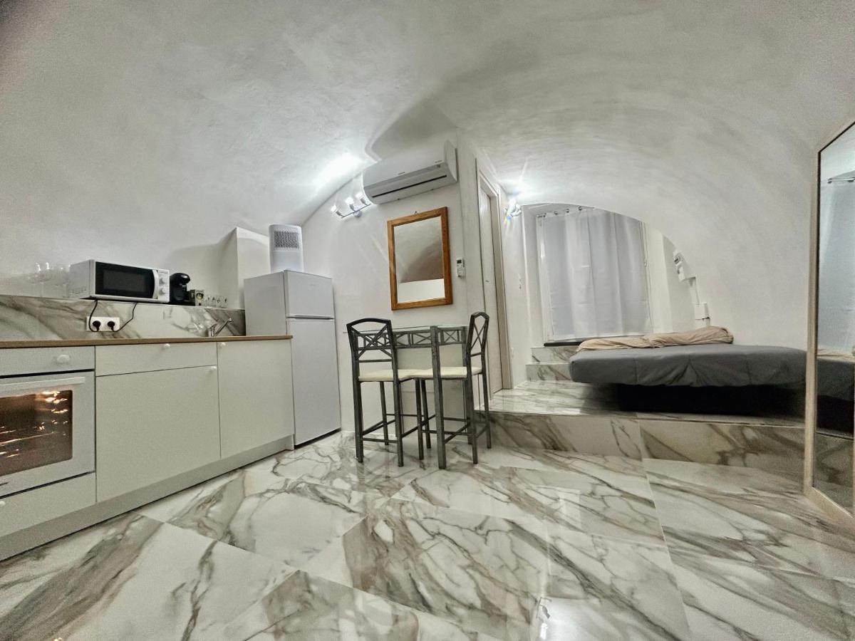 Apartment Cave House
